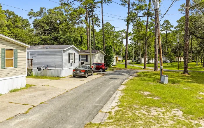 Grand Village Mobile Home Park Picture 5