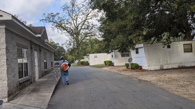 Carriage Manor Mobile Home Community Picture 7