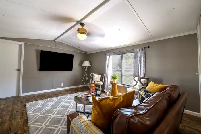 Friendly Place Rentals Picture 1