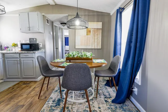 Friendly Place Rentals Picture 9