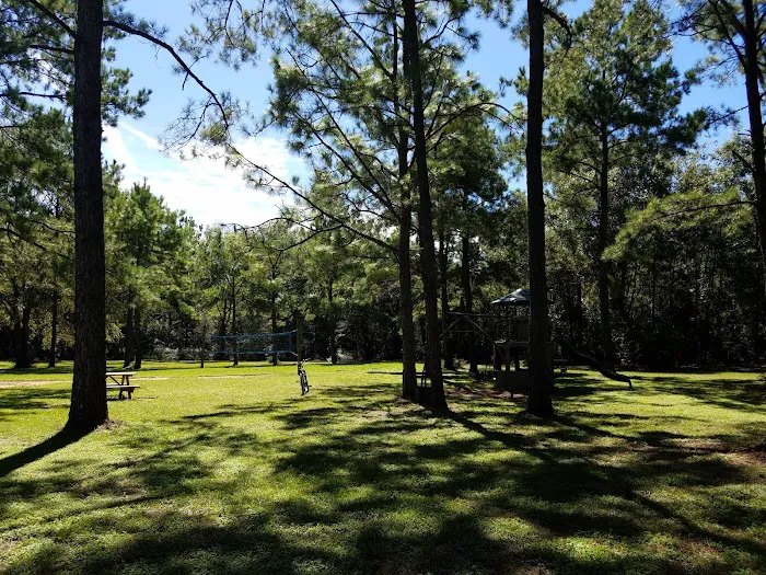 Sapphire Island Camping & RV Park Picture 9