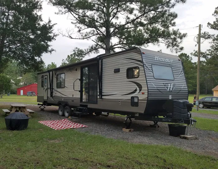 Sapphire Island Camping & RV Park Picture 8