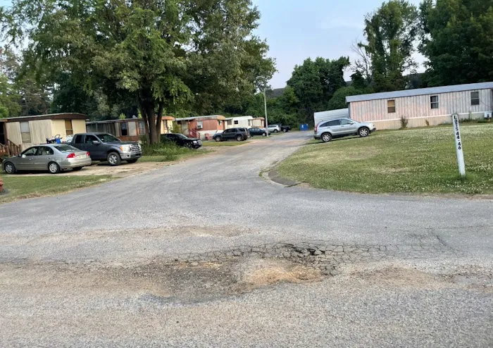 Lynchburg Mobile home village Picture 3