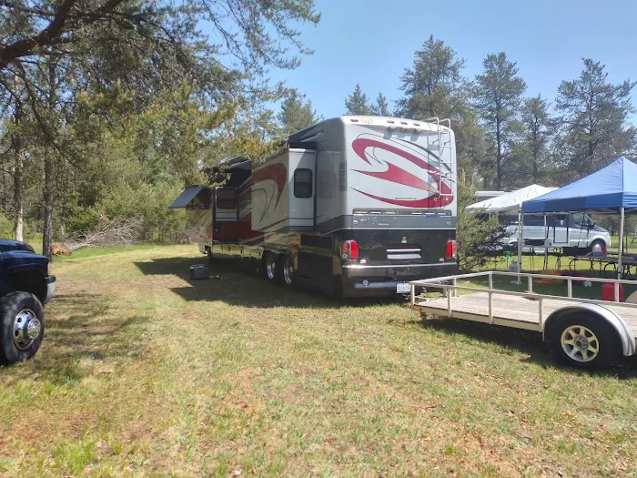 The Pine Forest Campground , RV Park and General Store Picture 9