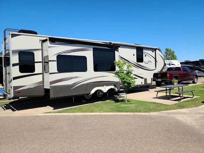 EZ Daze RV Park Picture 2