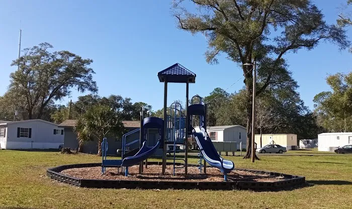 Orange Park Mobile Home Community Picture 4