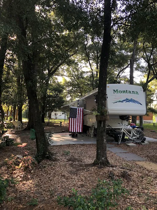 Tallahassee Oakwoods Mobile Home & RV Park Picture 3
