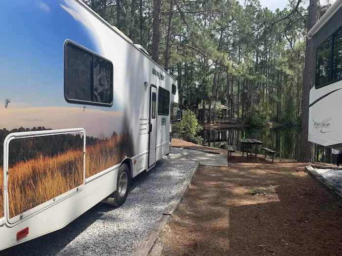 Pineglen Motorcoach & RV Park Picture 6