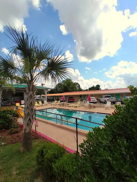 Front Beach RV Park and Motel Picture 2