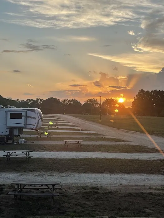DJ's Peanut Patch RV Park Picture 9