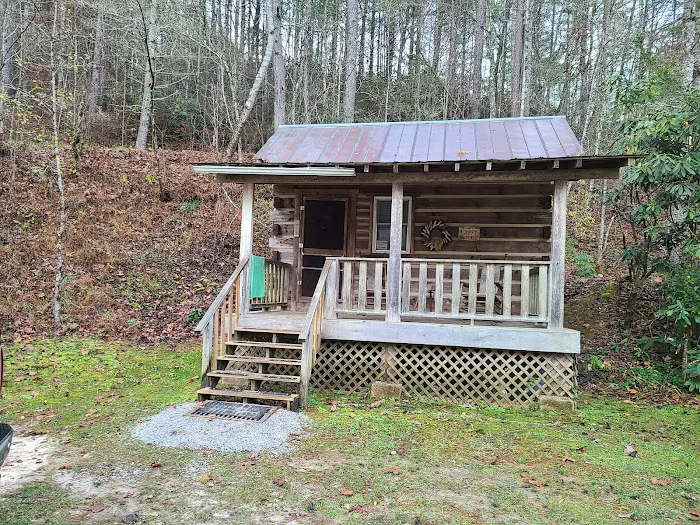 Tumbling Waters Campground and Trout Pond Picture 10