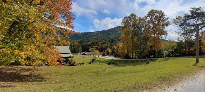 Trackrock Campground & Cabins Picture 6