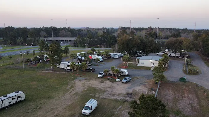 A Stone's Throw RV Park Picture 4