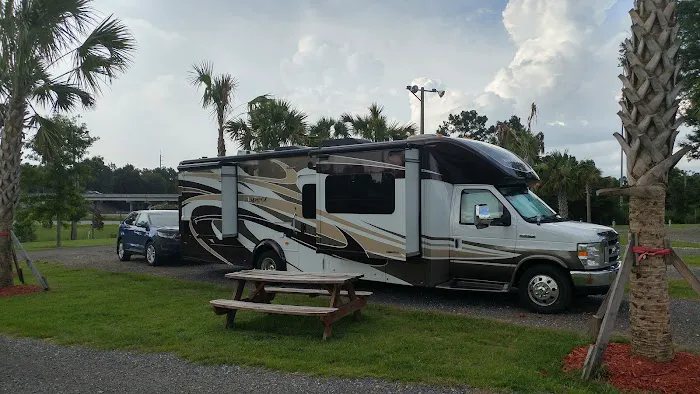 A Stone's Throw RV Park Picture 7