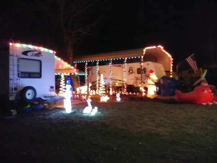 Gantt Lake RV Park and Rentals Picture 10
