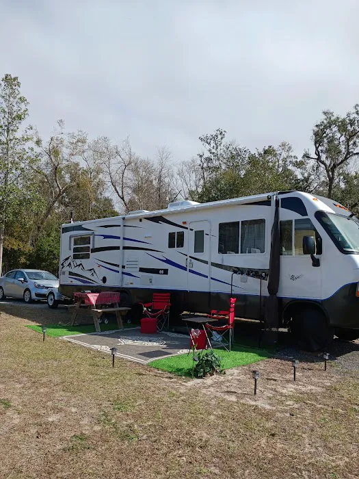 Lucky Charm RV Park Picture 9