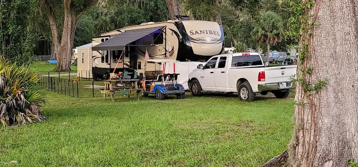 Lucky Charm RV Park Picture 3