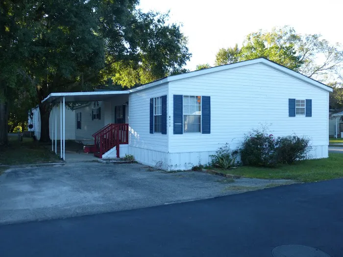 Oak Park Village Manufactured Home Community Picture 3