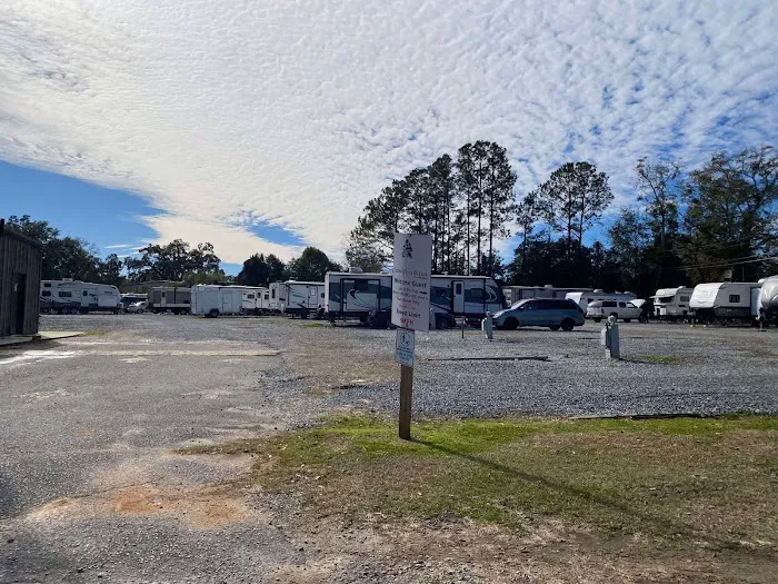 Eastern Pines RV Park - Lasso GA LLC Picture 3