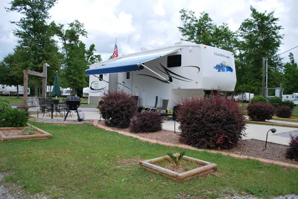 Unhitched RV | Milton Picture 3