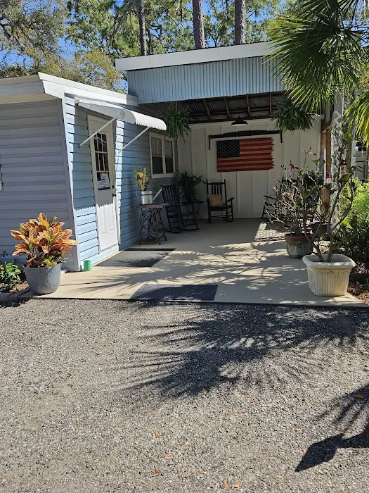 Manatee Springs RV Park Picture 6