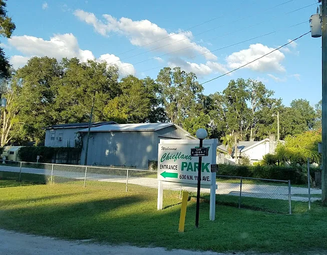 Chiefland RV Park Picture 9