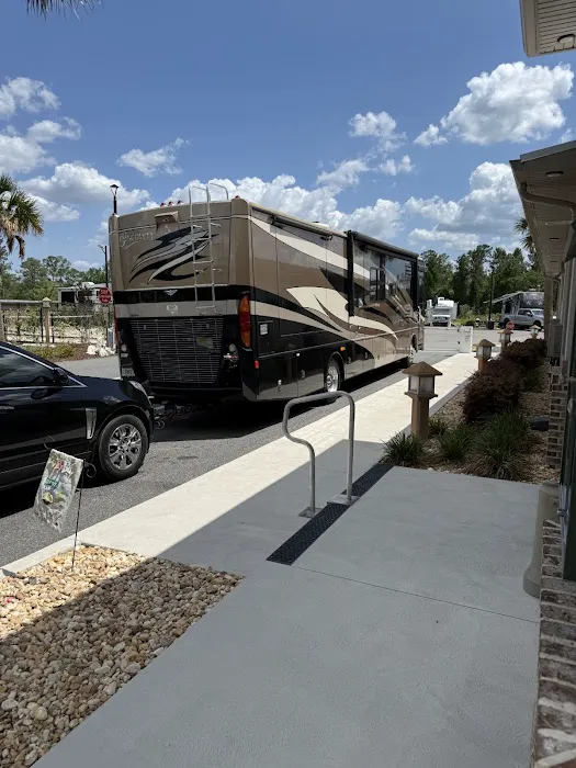 Santa Fe Palms RV Resort Picture 1