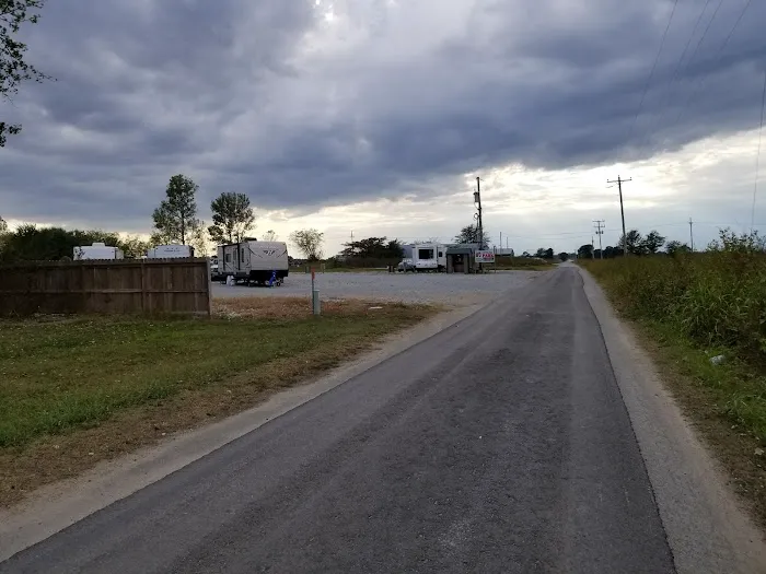 R&M RV Park Picture 2