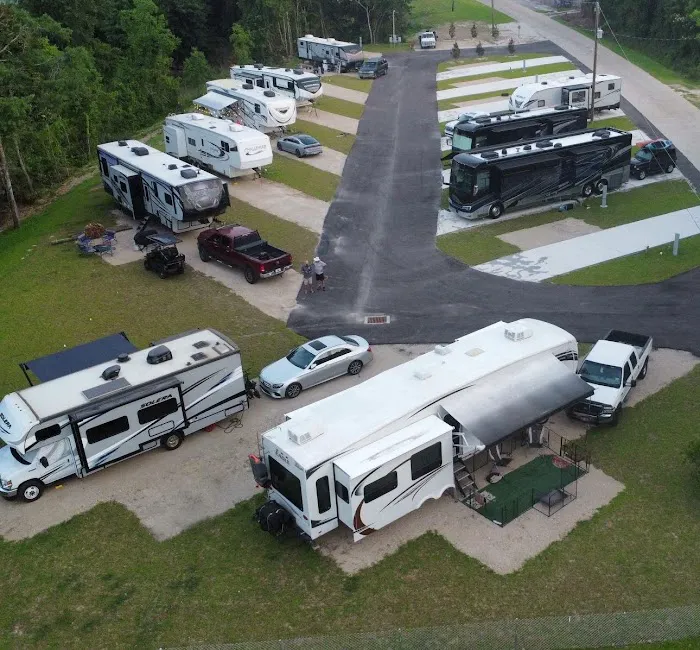 Swamp House RV Park & Marina Picture 2