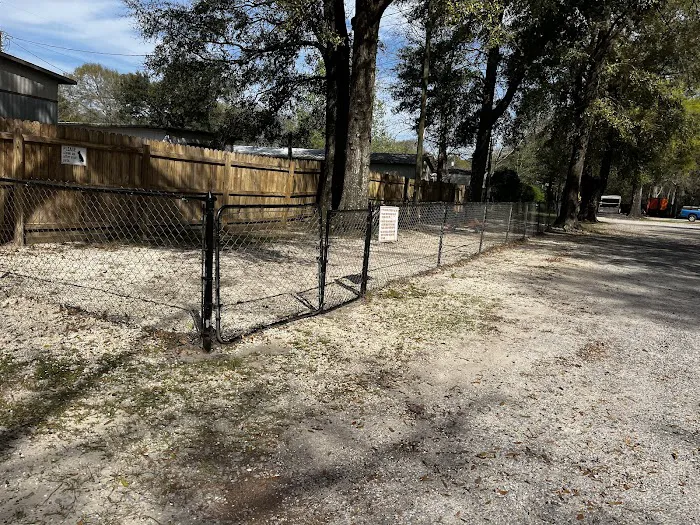 Wandering Oaks RV Park Picture 8