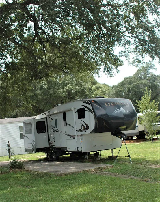 Tanglewood Gardens RV Park Picture 3