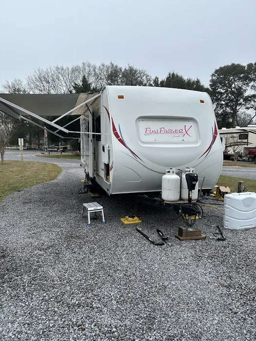 Eagle's Landing RV Park Picture 6