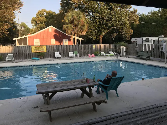 Piddler's Pointe RV Resort And Campground Picture 3