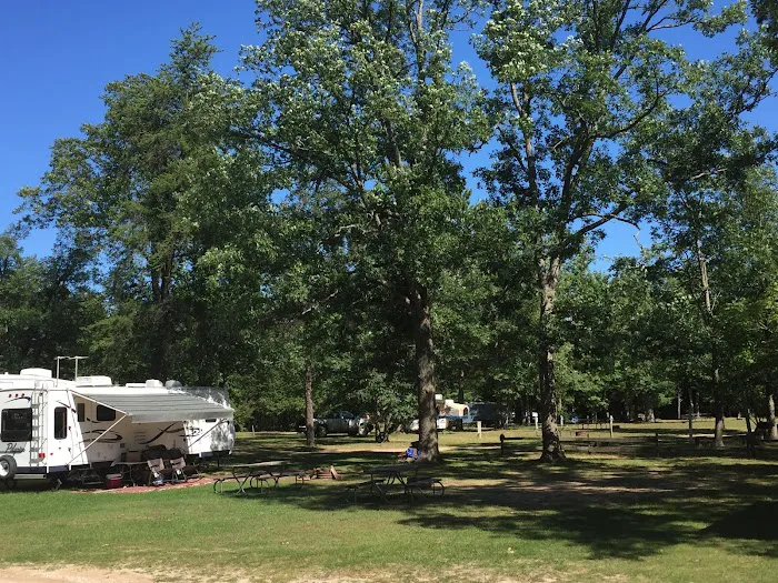 Twin Oaks Campground & Cabins Picture 1