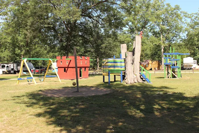 Twin Oaks Campground & Cabins Picture 4