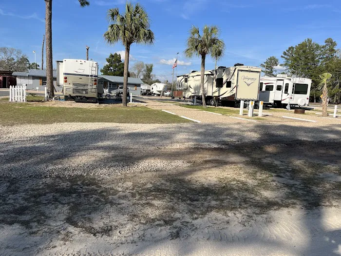 Steinhatchee Village RV Park Picture 3