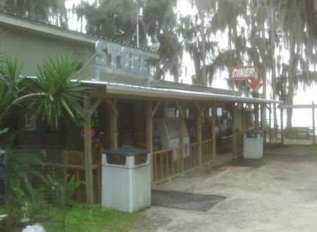 Lochloosa Harbor resort
