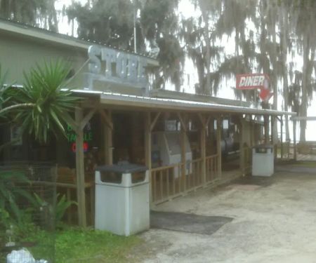 Lochloosa Harbor resort