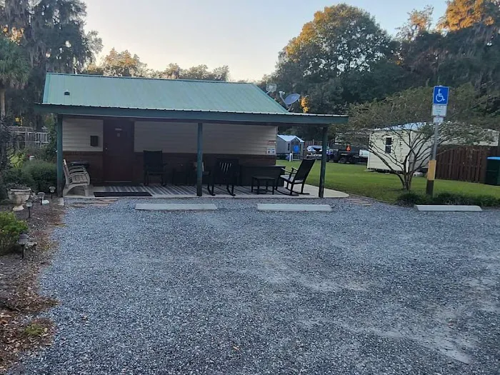 Old Florida RV Resort Picture 8