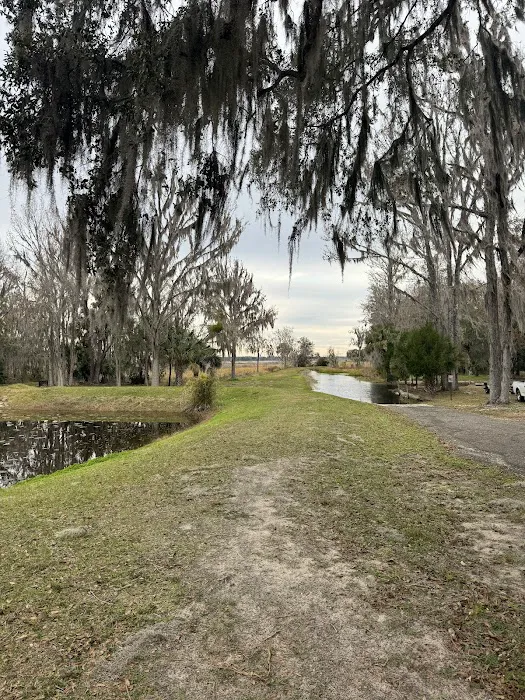 Old Florida RV Resort Picture 9