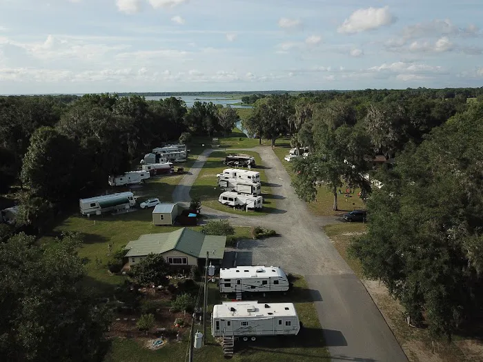 Old Florida RV Resort Picture 10