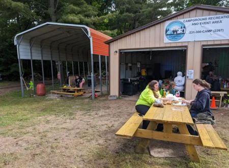 Carefree Cove Campground & Cabins