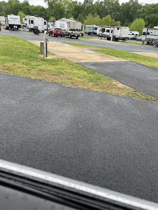 Nature's Market and RV Park Picture 3