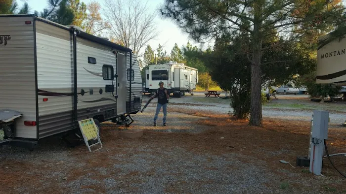 Rustic Pines RV Park Picture 8