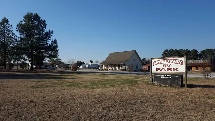 Rustic Pines RV Park Picture 4