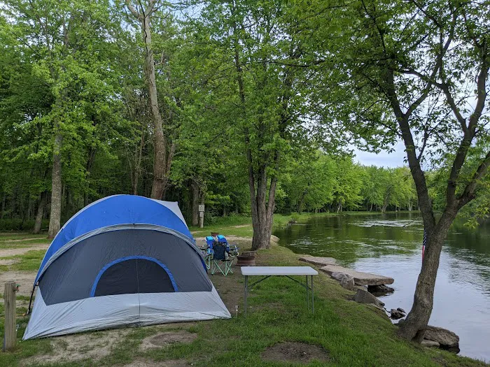 Henry's Landing Campground & Canoe Rental Picture 2