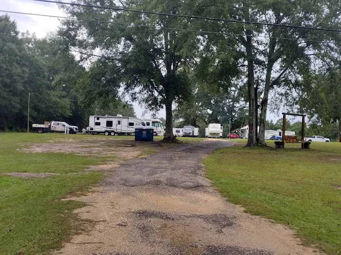 ZZ's Kozy Campground/RV Park Picture 4