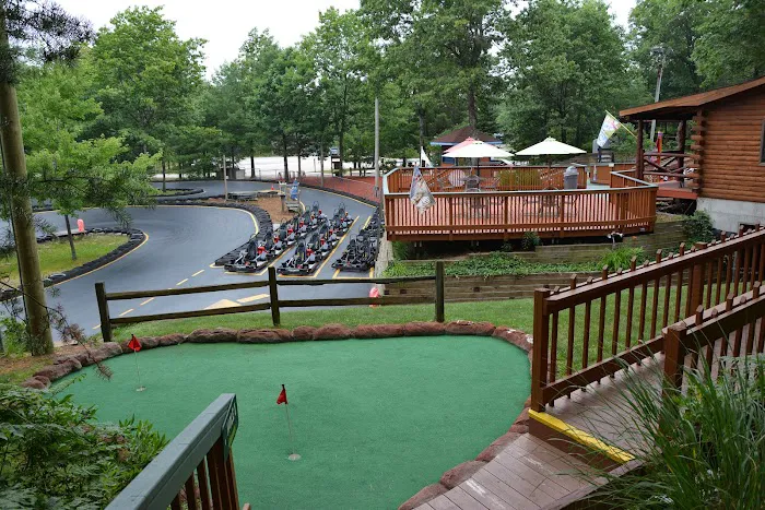 Hill & Hollow Campground & RV Park Picture 6