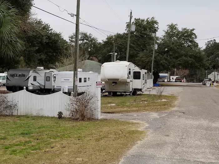 Heritage Oaks Community Picture 1
