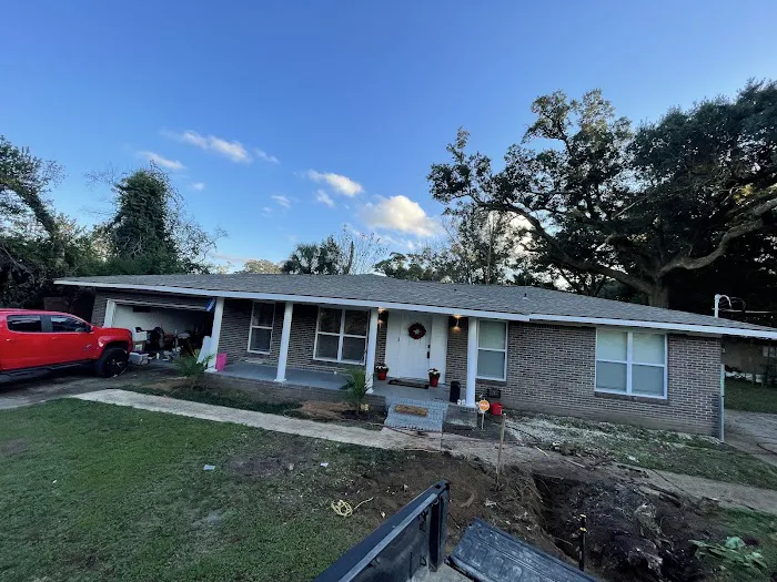 Southeastern Apartments. Deluna Trailer Park Picture 1